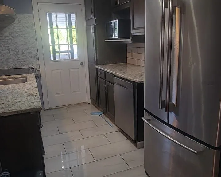 1128 Mercer St — Photo 6