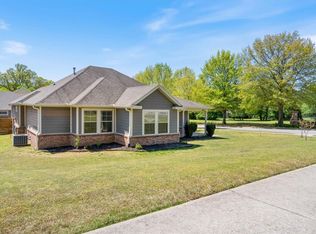 4443 W Mount Comfort Rd, Fayetteville, AR 72704