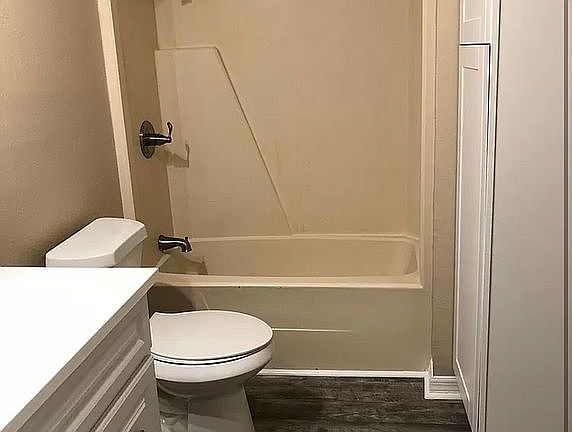 5th image of 10245 Harwood Dr