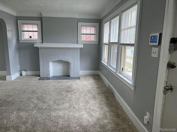 4th image of 15385 Stansbury St