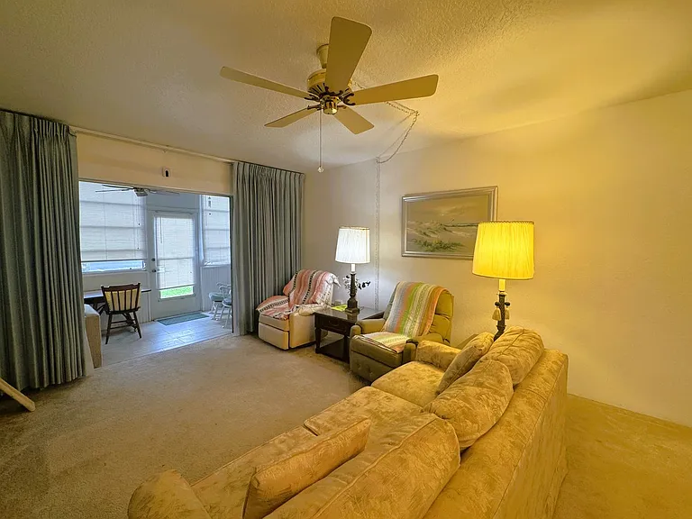21300 Brinson Ave #113 — Photo 11
