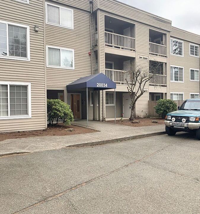 1st image of 20034 15th Ave NE APT 306
