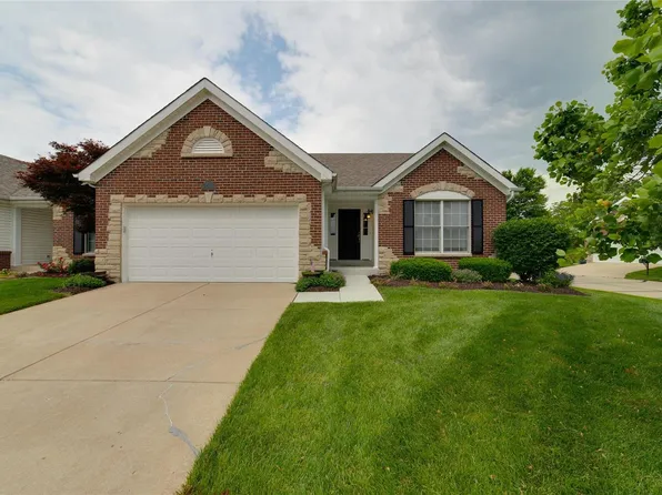 755 River Glen Dr, O'Fallon, MO 63368