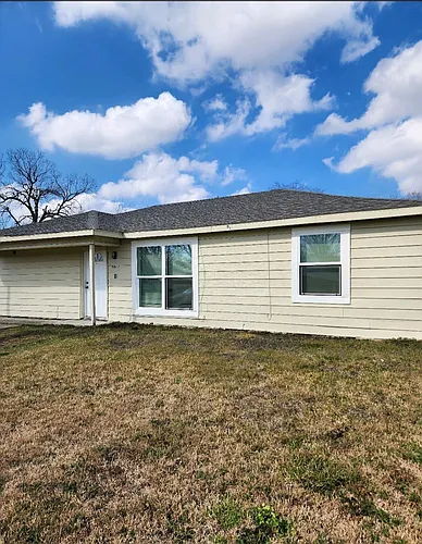 2817 Rosemary Ln Photo 1