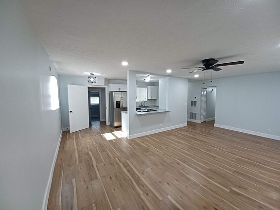 4th image of 7255 Eudine Dr N