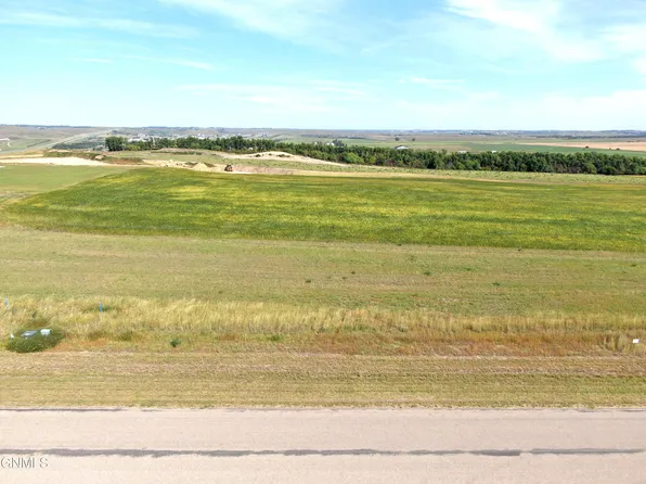 14010 Acadia Dr, Bismarck, ND 58503