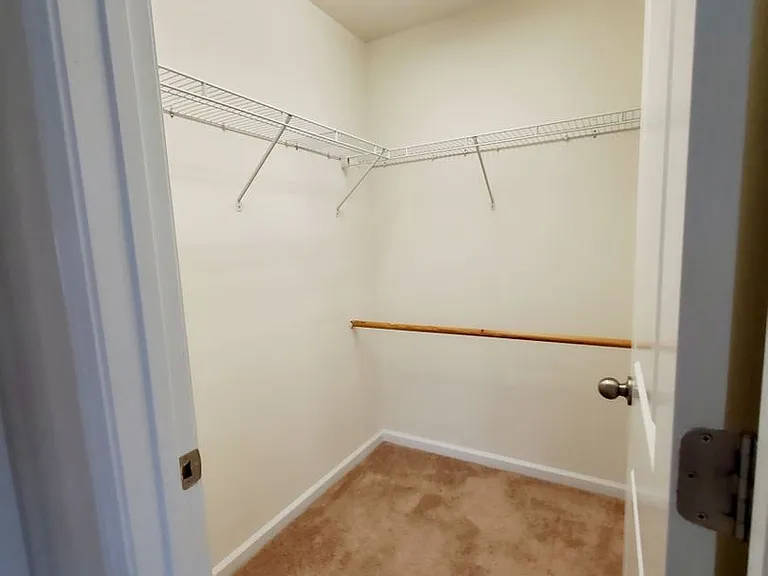 504 Cedar Lakes Dr — Photo 24