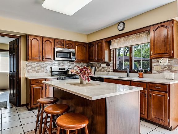 4th image of 2841 E Woodbury Dr