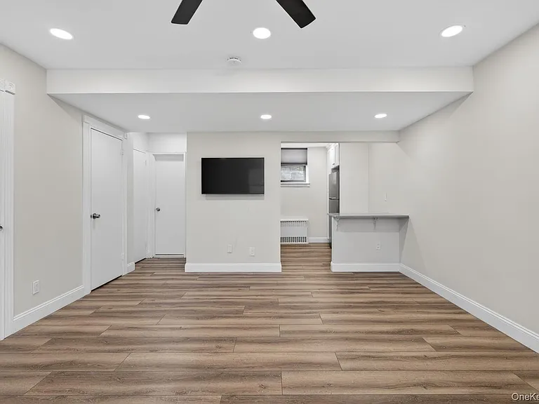 319 Main St #B — Photo 11