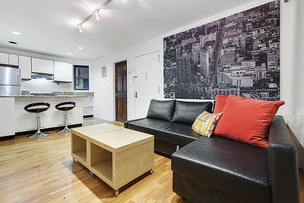 Rented by Cooper & Cooper Real Estate | media 14