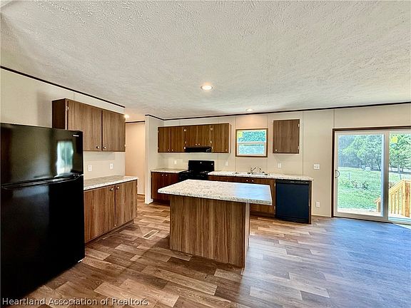 5th image of 295 Shaw Rd