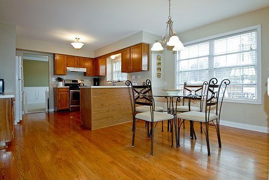 Kitchen W/Hardwood Flooring