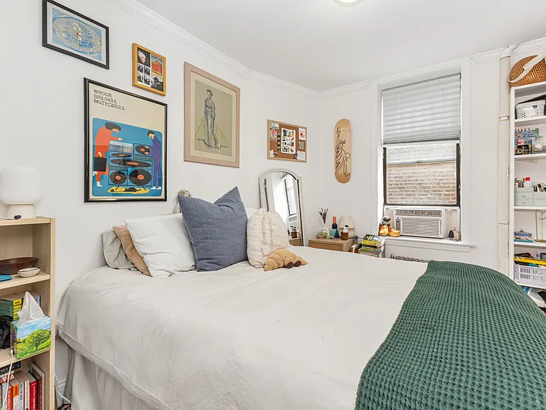 318 E 11th St #12 — Photo 3