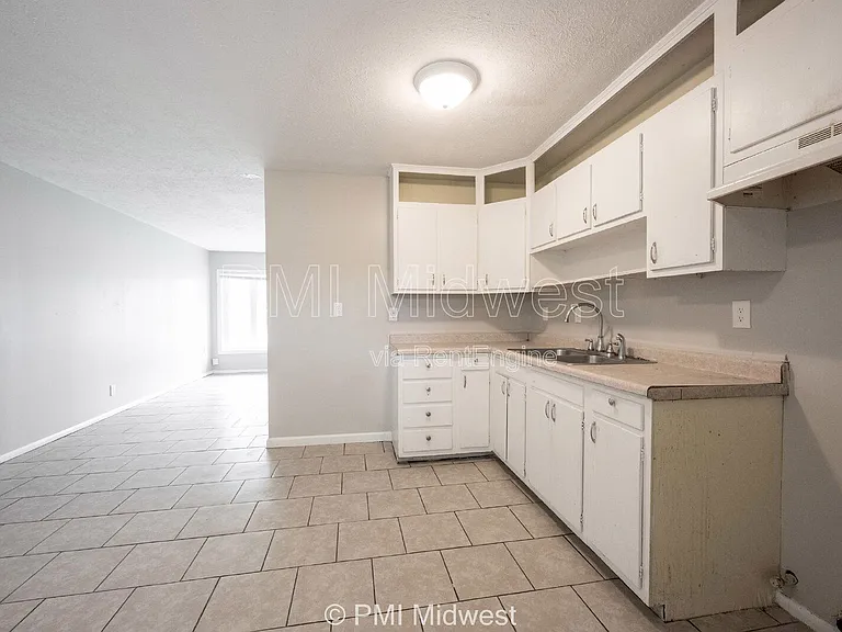 5925 Sunwood Dr — Photo 10