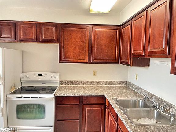 4th image of 5301 River Glen Dr Unit 206