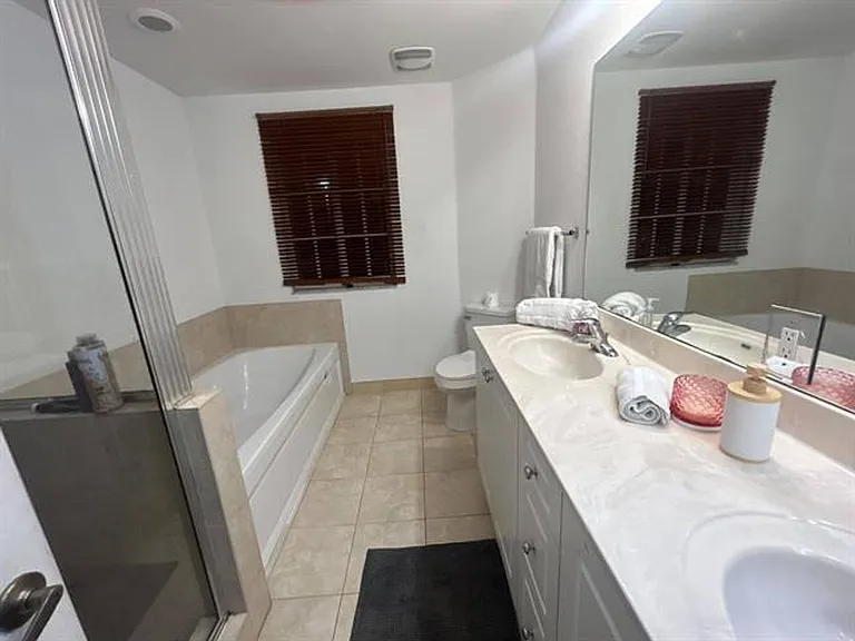 238 SE 2nd Ave #Townhouse 238 — Photo 29