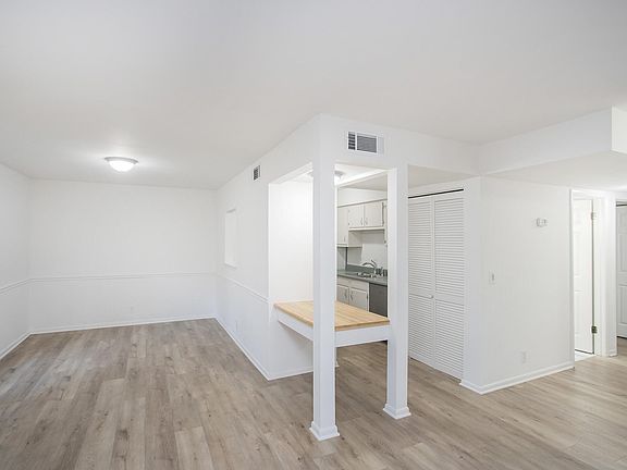 5th image of 312 Summit Ridge Cir