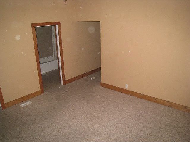 2nd image of 203 Williams St