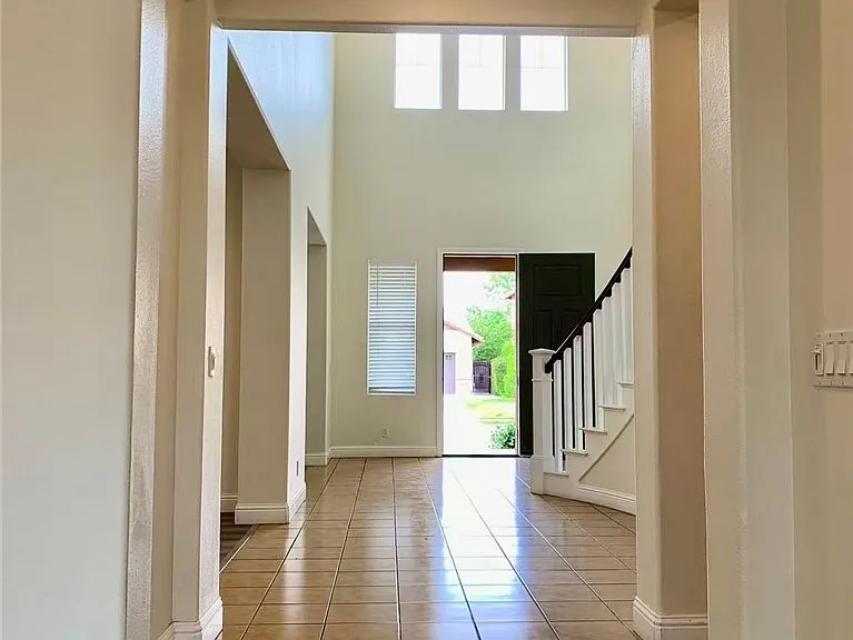 10828 Portofino Ln — Photo 4
