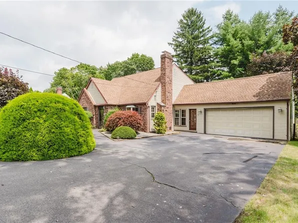 84 Meredith Dr, Cranston, RI 02920