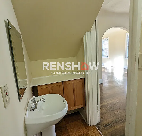 662 S McLean Blvd — Photo 14
