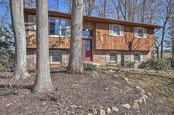 2nd image of 387 Beechwood Cir