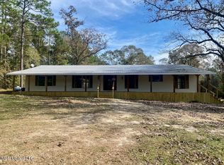 122 Hunter Ln, Lucedale, MS 39452