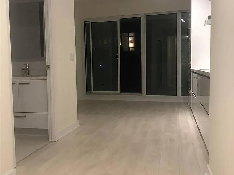 2221 Yonge St #3606 — Photo 2