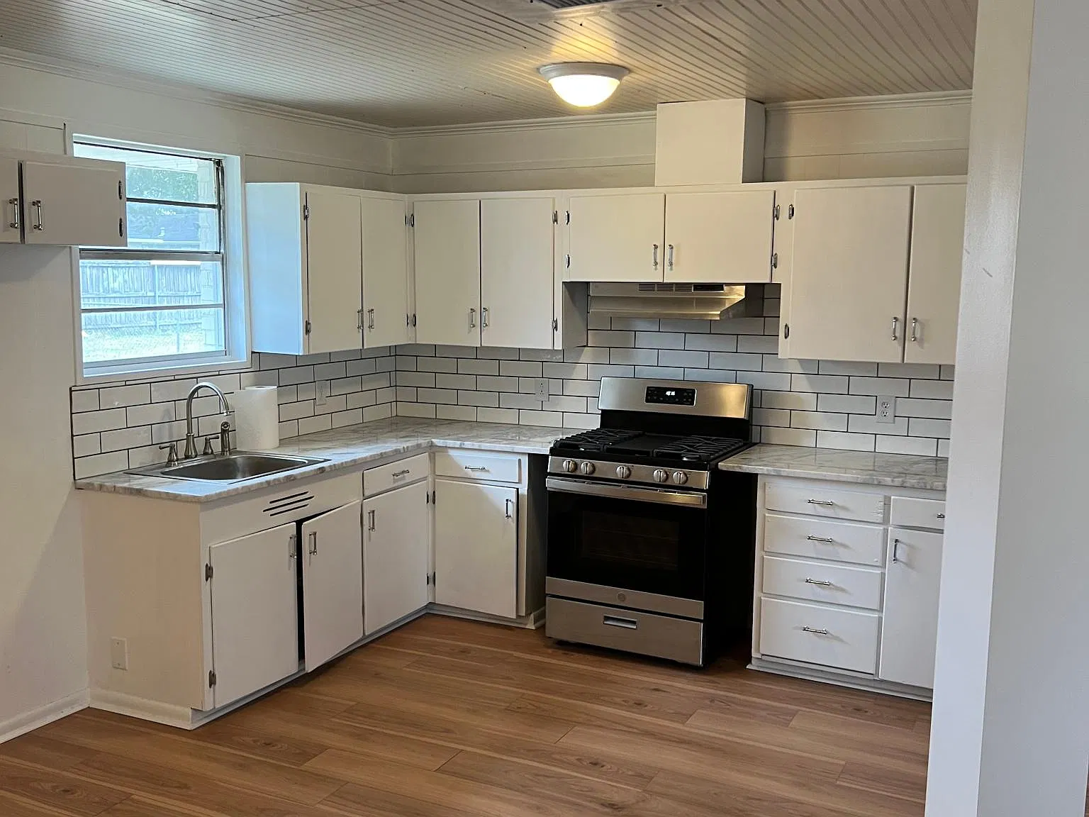 3 bed, 1400 sqft, $1,150 — Photo 3