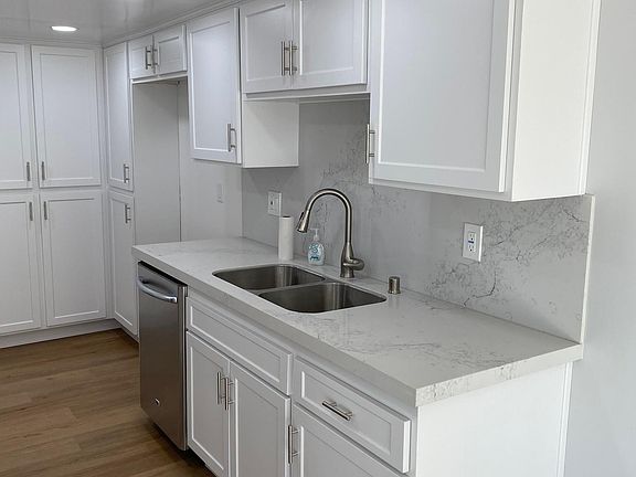 Dishwasher/sink side of k