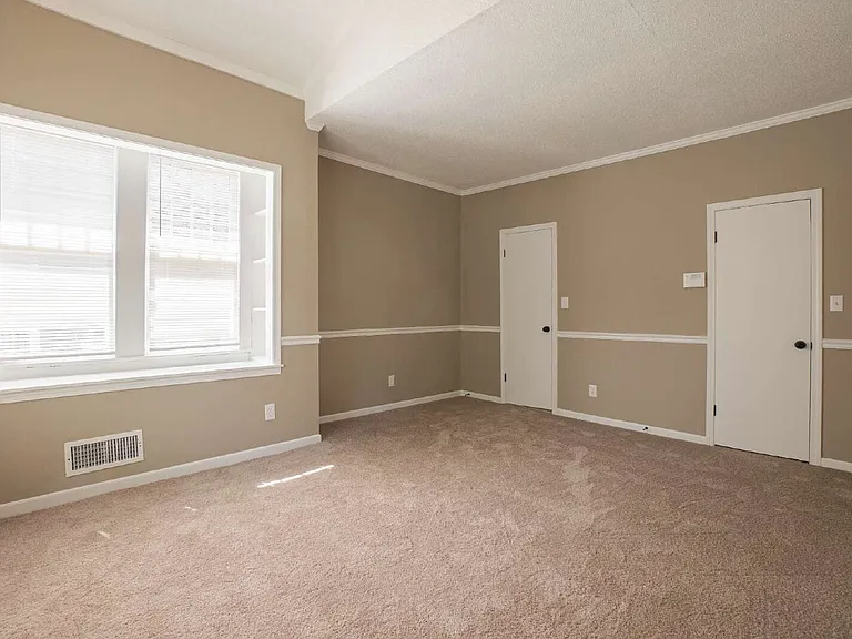 4907 Burke Ave — Photo 7