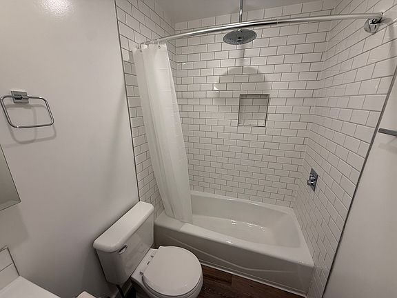3rd image of 4050 Bemis St APT 3