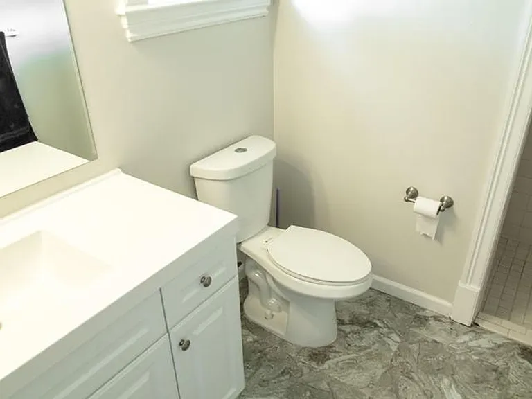 130 SW 14th Ave — Photo 10