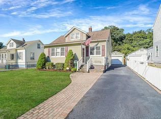 206 Wilson Blvd, Islip, NY 11751