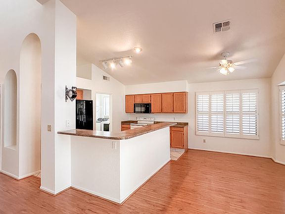 5th image of 6951 W KRISTAL Way