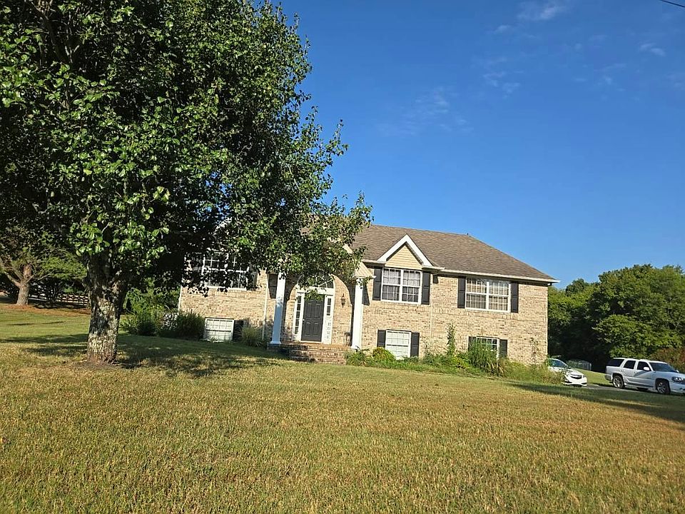 1st image of 421 Marilyn Cir