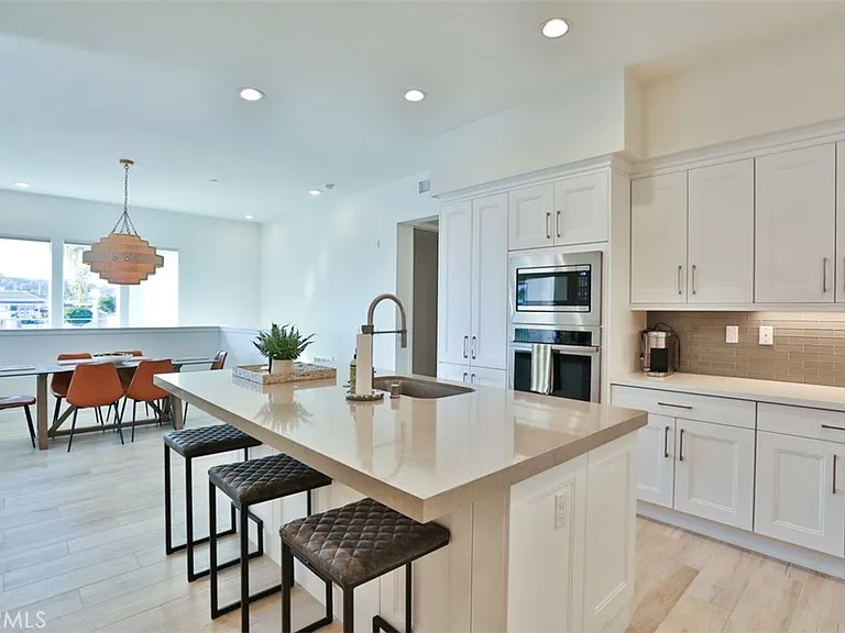 1529 Doheny Way — Photo 19