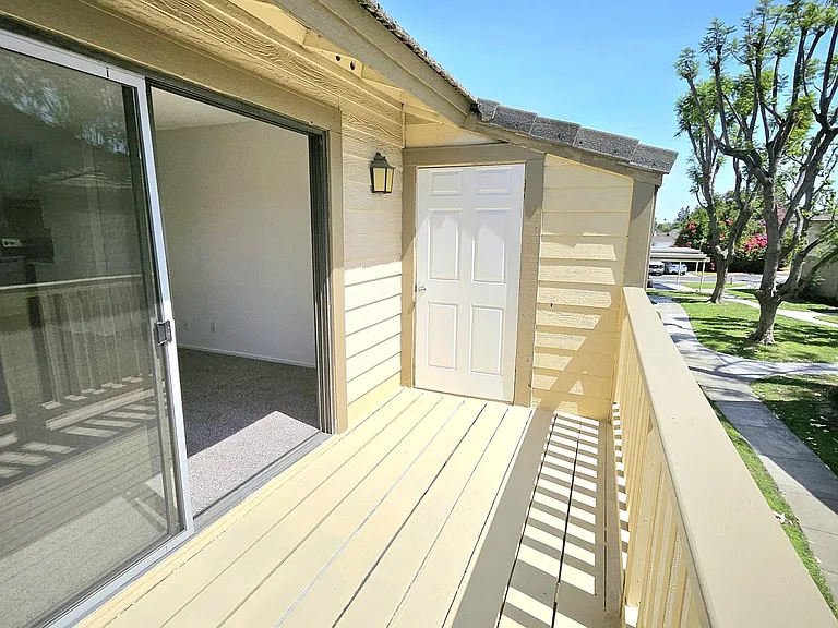 AMBERWOOD APARTMENTS — Photo 23