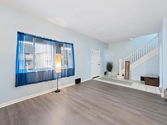 5th image of 1131 Irwin St