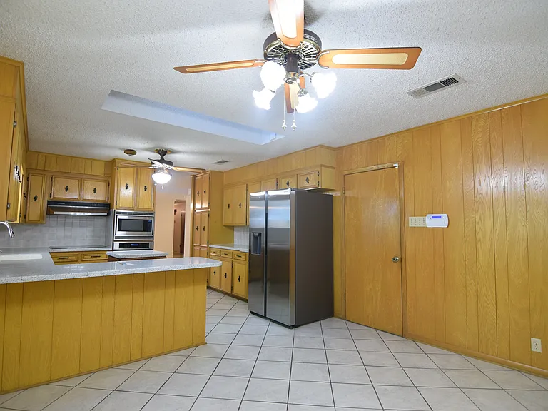 10920 Hartrick Bluff Rd — Photo 5