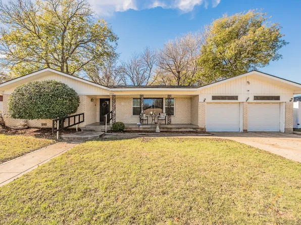 3793 N Hills Dr, North Richland Hills, TX 76117