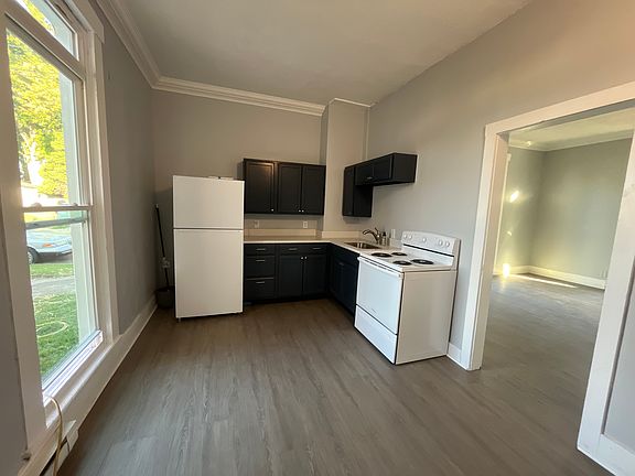 3rd image of 54 E Mechanic St #1