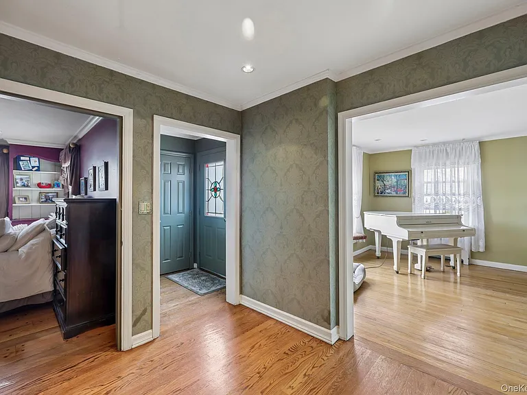 1304 Harbor Rd — Photo 4