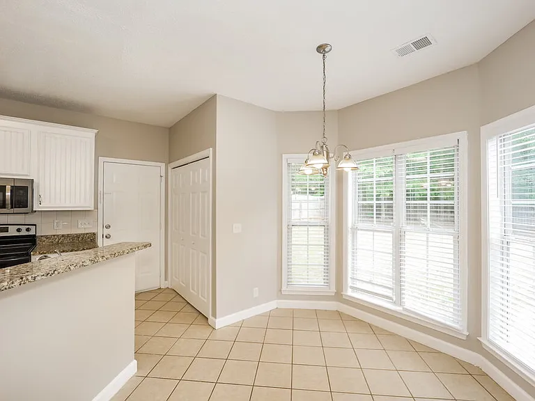 284 Baldwin Ct — Photo 6