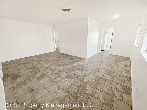 2nd image of 2612 E Sunset Cir
