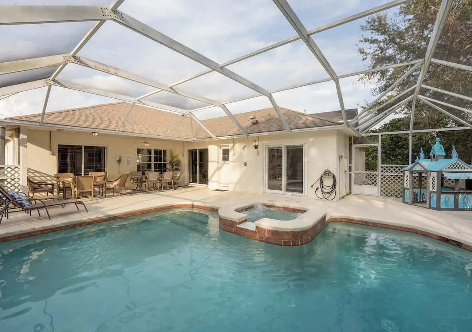 New Listing Pool and Game Room 4BR — Photo 2