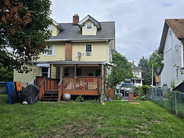 42 Howard St — Photo 3