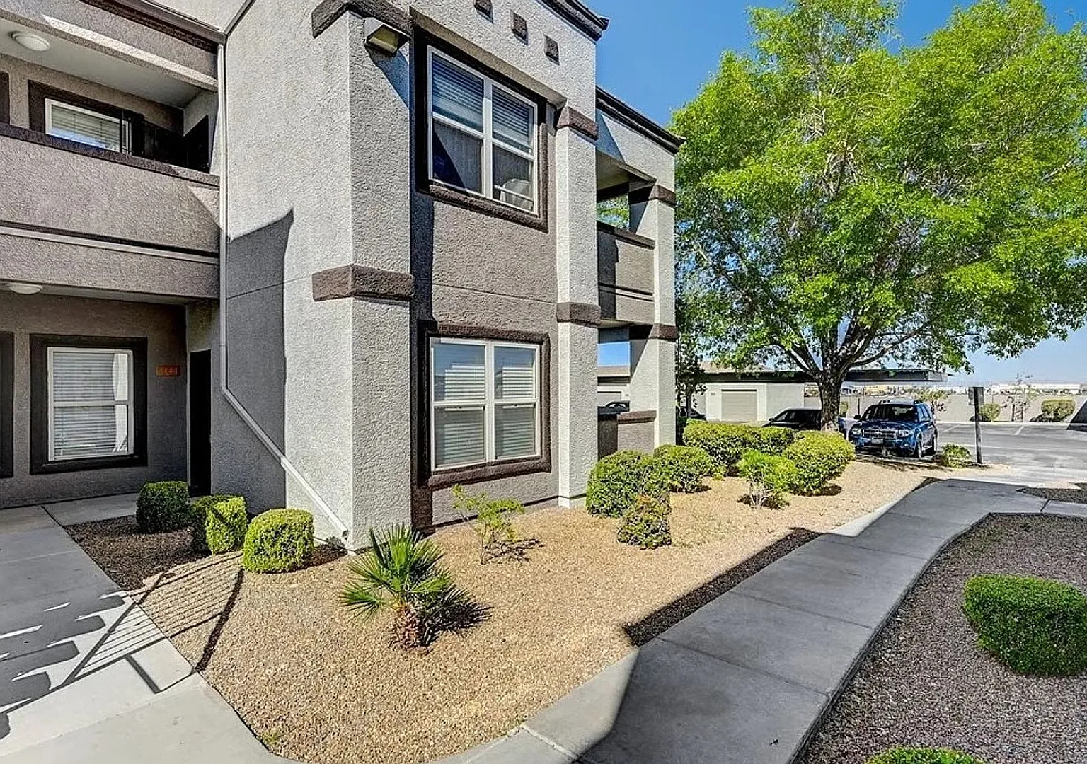 Modern 2-Bedroom Condo in Gated Southwest Las Vegas Community! — Photo 2