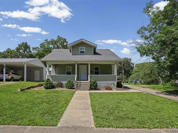 1451 Franklin St, Carlyle, IL 62231