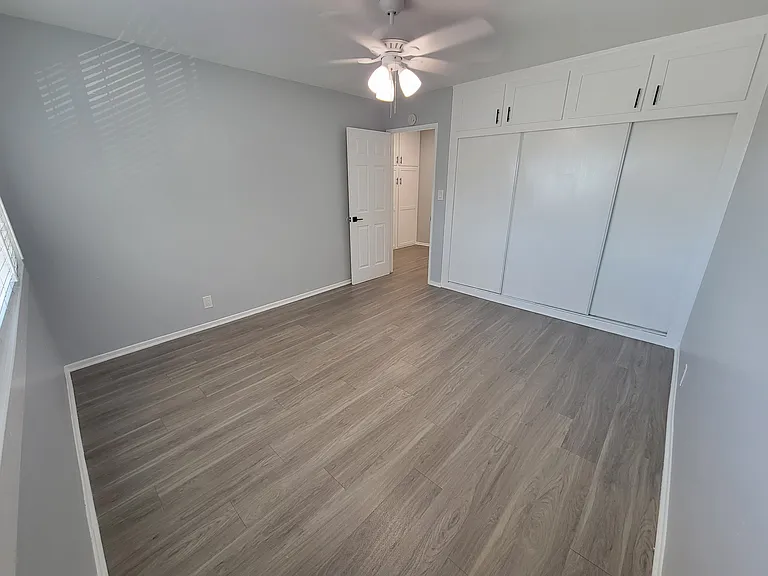 Marquis Apartments — Photo 50